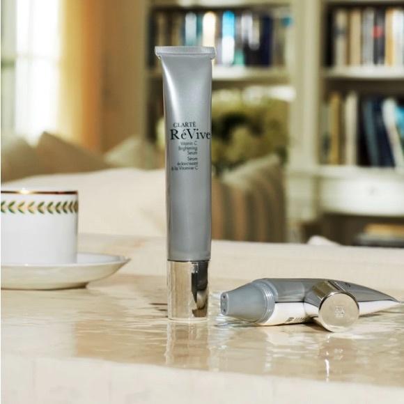 Révive CLARTÉ Vitamin C Brightening Serum NWT 30ml - Picture 4 of 6